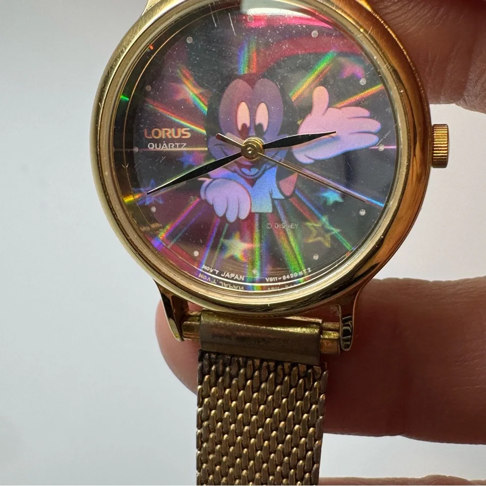 Vintage Lorus by‎ Seiko Disney Holographic Mickey Mouse Quartz Watch Gold Band